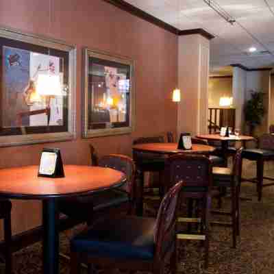 Delta Hotels Utica Dining/Meeting Rooms