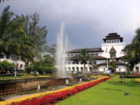 Image Hotel & Resto Hotels in Regol