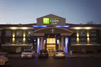 Holiday Inn Express & Suites Alexandria
