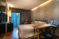 Howard Plaza Hotel Hsinchu Отели рядом с достопримечательностью «Qing Cao Lake»