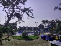 Seaview Cottage Cirebon Waterland - Pools