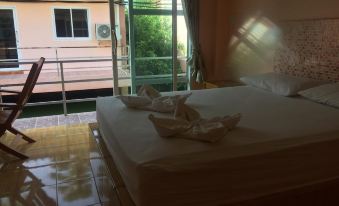 Palm Payom Village Resort - Housity