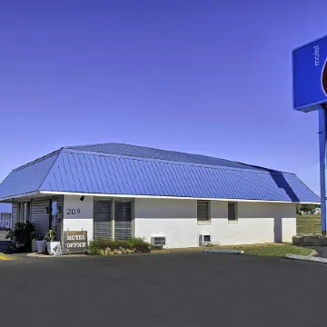Motel 6 Sullivan MO