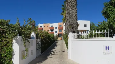 Hotel Alcaide ポルティマンのホテル