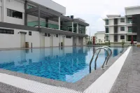 The Meadow Park @ Kampar, Perak - Pools