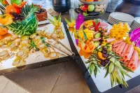 Atrium Hotel - breakfast