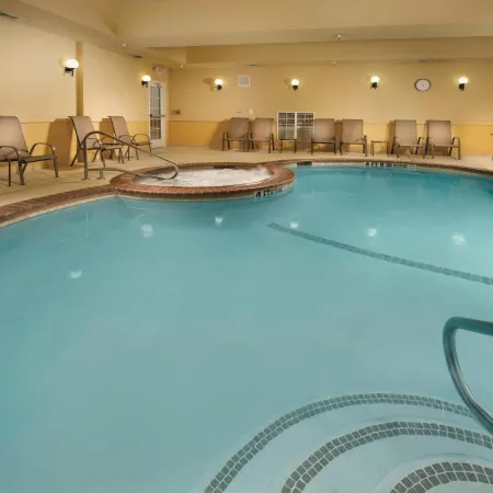 La Quinta Inn & Suites by Wyndham Denton - University Drive