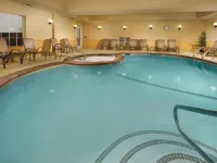 La Quinta Inn & Suites by Wyndham Denton - University Drive - Pools