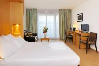 Residhome Paris-Massy Hotel dekat MASSY TGV RAILWAY STATION