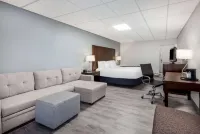 La Quinta Inn by Wyndham Lynnwood - parking
