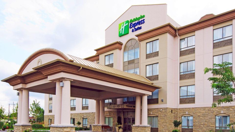 Holiday Inn Express & Suites OTTAWA AIRPORT by IHG