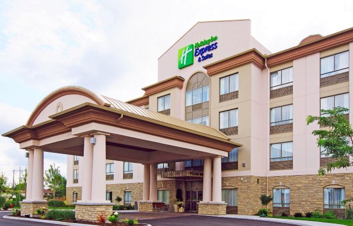 Holiday Inn Express & Suites OTTAWA AIRPORT by IHG