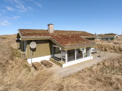 "Fanney" - 100m from the Sea