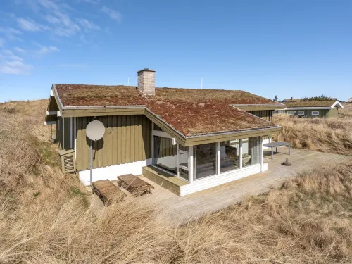 "Fanney" - 100m from the Sea
