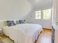 "Enya" - 600m from the Sea