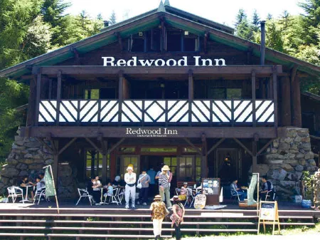 Spa Lodge Redwood Inn Отели в г. Такаяма