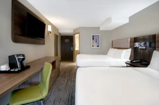 ホリデイ イン エクスプレス ロチェスター - ユニバーシティ エリア by IHG ハイランドパーク周辺のホテル