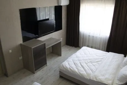 Artist Regency Hotel