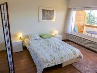 Eperon B 22 Hotels near Merignou