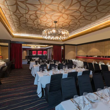 Wyndham Grand Fallsview Hotel Отели рядом с достопримечательностью «Подковообразный водопад»