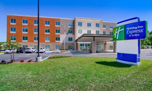 Holiday Inn Express & Suites Mobile - University Area by IHG