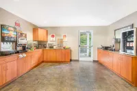 Microtel Inn & Suites by Wyndham Hazelton/Bruceton Mills