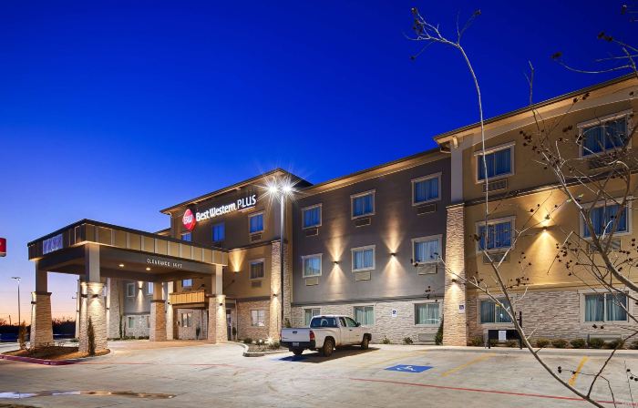 Best Western Plus Lonestar Inn  Suites