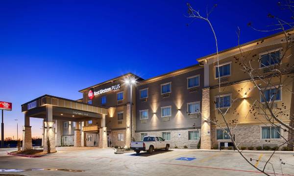 Best Western Plus Lonestar Inn Suites
