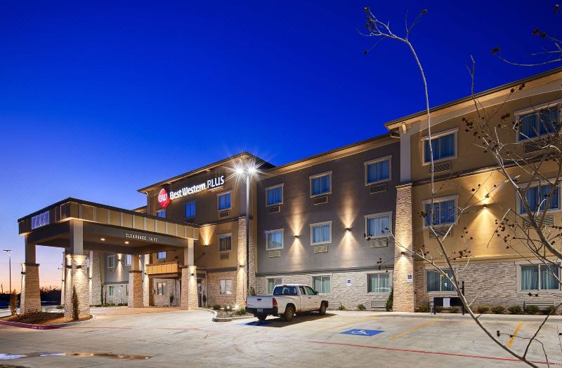 Best Western Plus Lonestar Inn Suites