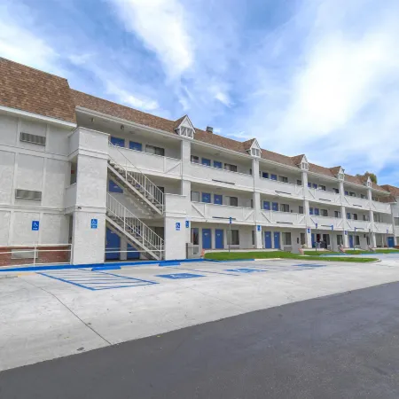 Motel 6-Chula Vista, CA - San Diego