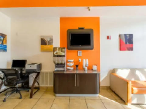 威斯康星巴拉布 - 德爾頓湖 6 號汽車旅館 索克縣酒店