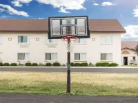 Super 8 by Wyndham Colby Hotels in Colby