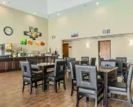 Quality Inn & Suites North Montgomery - Desayuno