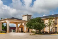 Days Inn & Suites by Wyndham New Iberia Hotels in Saint Martinville