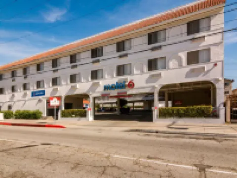 Motel 6 Monterey Park, CA Hotel berhampiran Monterey Park Historical Museum