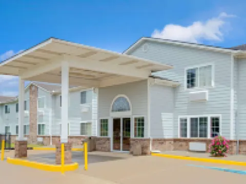 Super 8 by Wyndham Riverside/Kansas City Hotels in Platte County