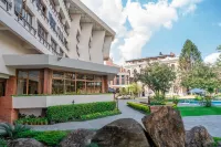 Hotel Yak & Yeti Hotel in zona Kotilingeshwar Mahadev Temple