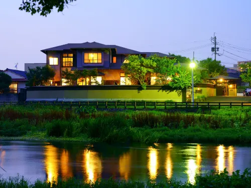 Monohana Hotels in Mifune