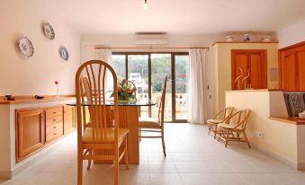 Apartment for 5 Persons Near the Beach