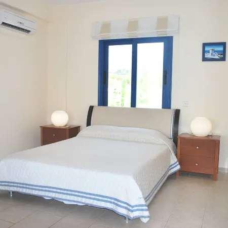 Sea Front Villa, Heated Private Pool, Amazing Location Paphos 323