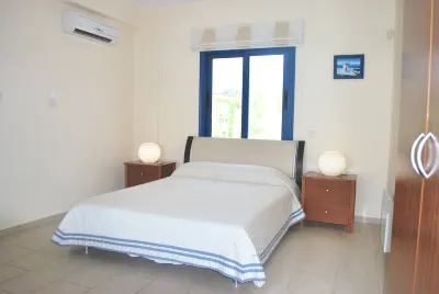 Sea Front Villa with Private Heated Pool, Quiet Area Paphos 322