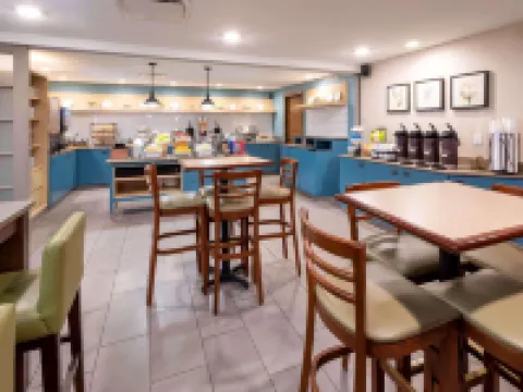 Country Inn & Suites by Radisson, Fargo, ND Hotels in Cass County