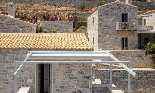 Trapela Limeni Luxury Suites