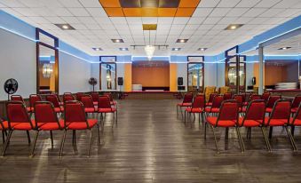Rodeway Inn Conference Center