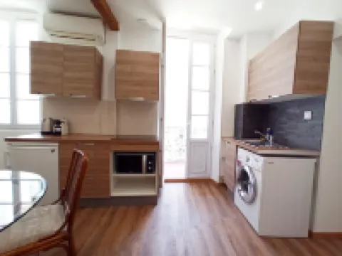 Central 2 Bedrooms Balcony Commandant André