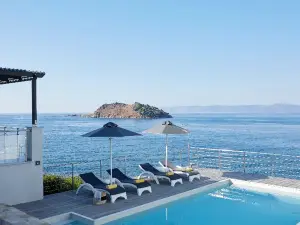 Eleia Seafront Rooms & Villas