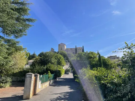 House in the Historic Center of Gréoux - Ideal Spa Treatments Отели в г. Греу-ле-Бен