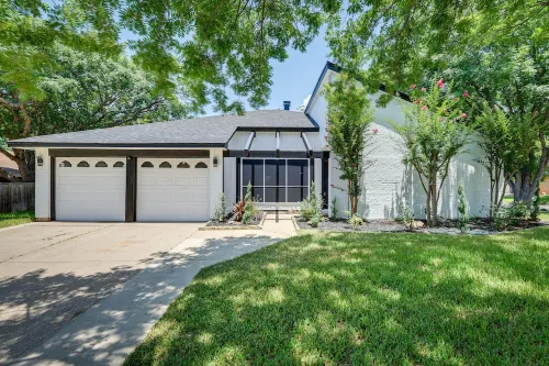Bedford Retreat w/ Private Pool & Gas Grill!