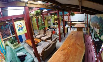 Bazil's Backpackers BBH Hostel & Surf School