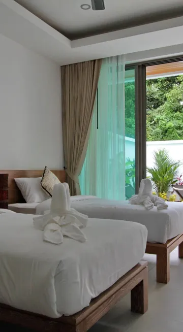 วิลล่าสองห้องนอนพร้อมสระว่ายน้ำส่วนตัวและจากุชชี